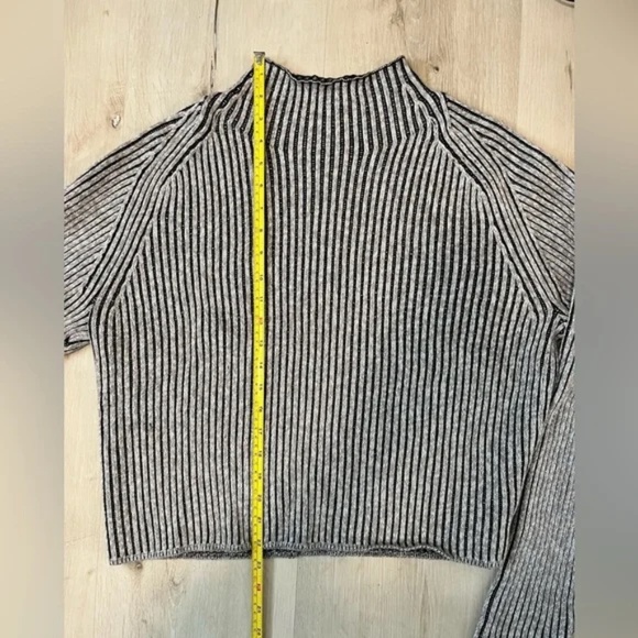 Lululemon Cotton-Cashmere Blend Mock Neck Sweater - Size 10 - Picture 7 of 10